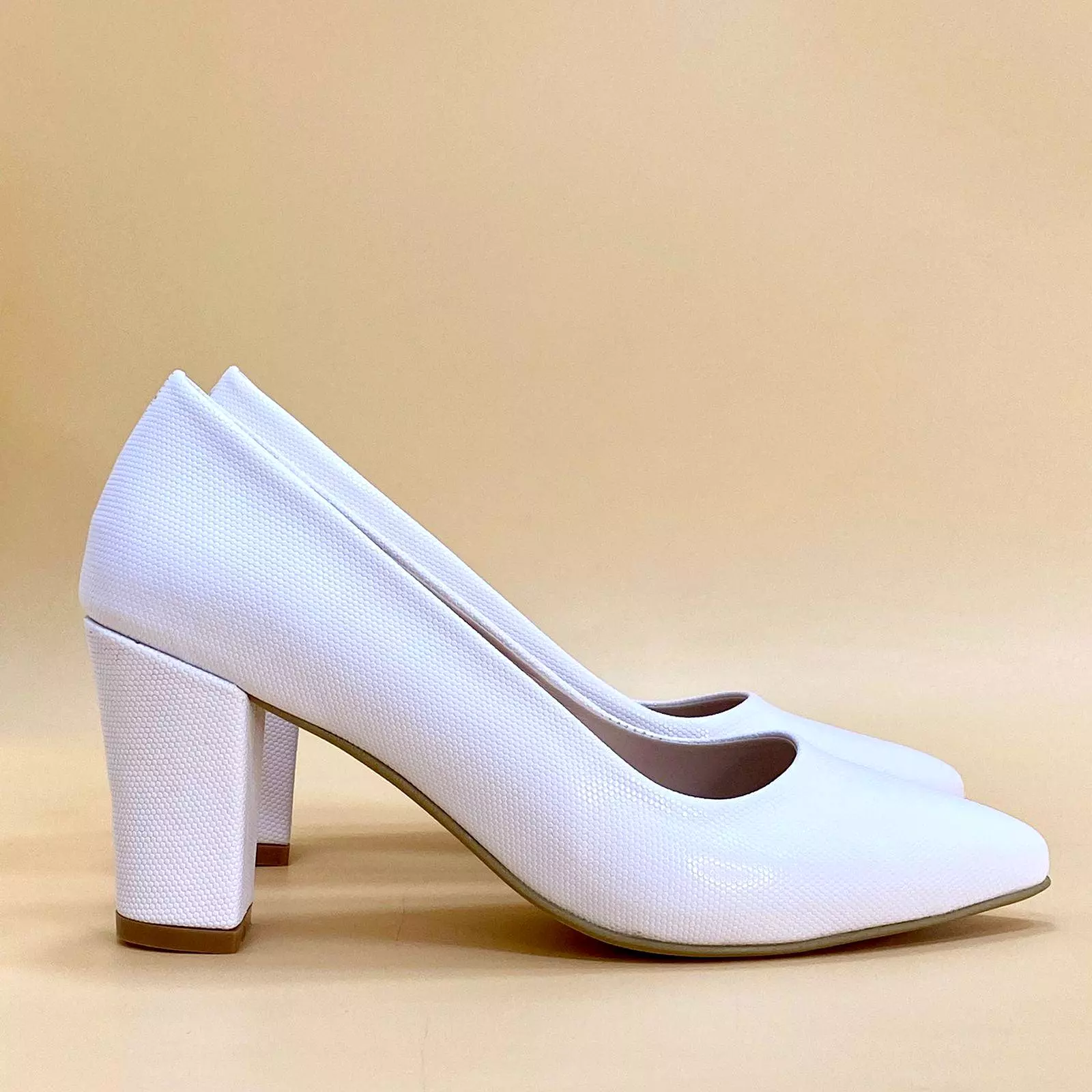 NEW ,  WOMEN SHOES HEELS W224