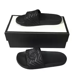 Sandals Flip Flops By Gucci  Size: 6