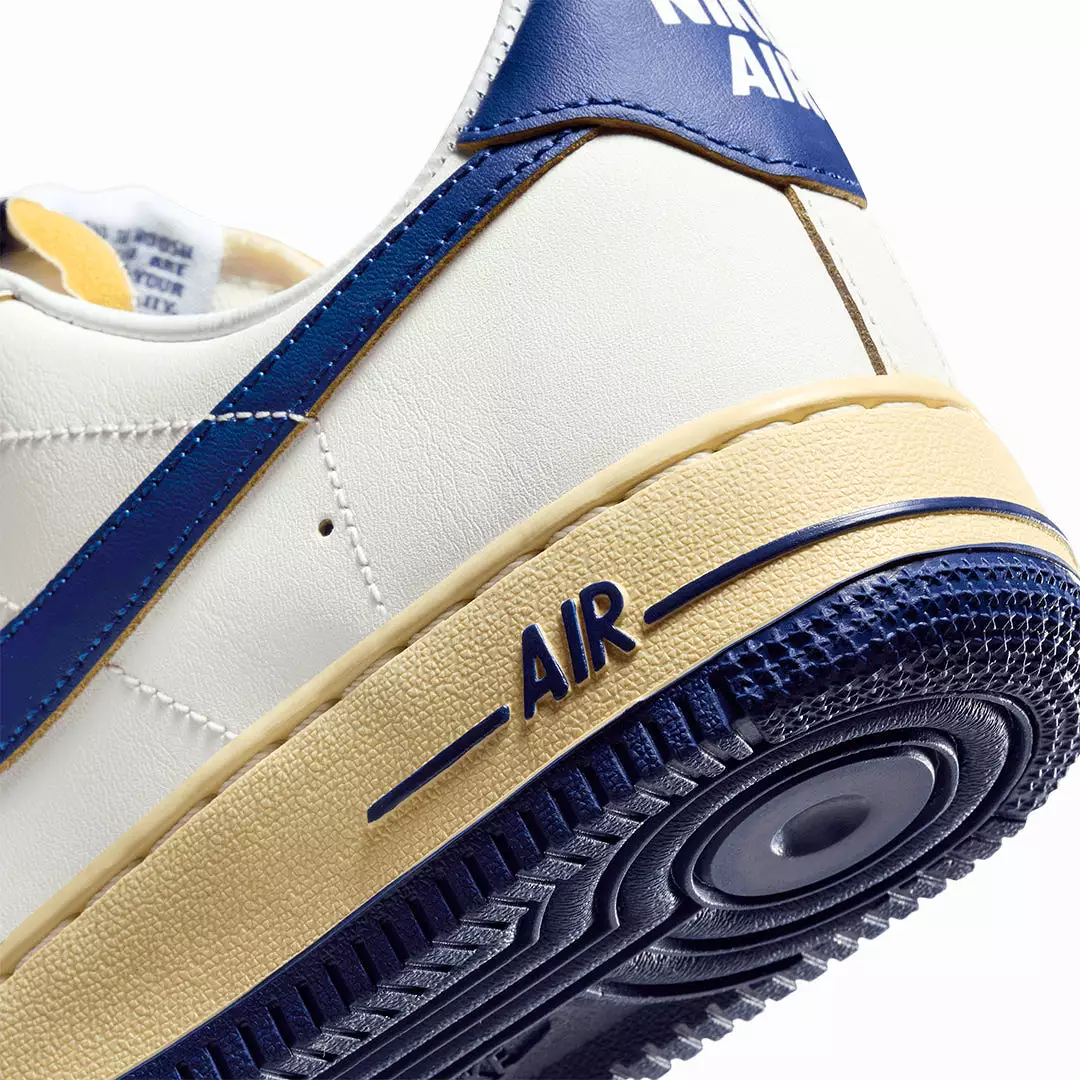 WMN'S AIR FORCE 1 '07 'SAIL/DEEP ROYAL BLUE-PALE VANILLA'