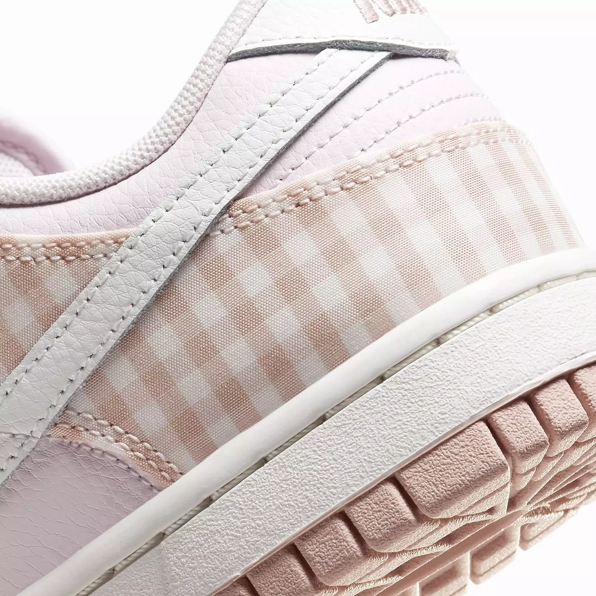 WMN'S DUNK LOW 'PEARL PINK/SUMMIT WHITE-PINK OXFORD'